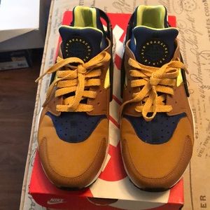 Nike Huaraches ❌SOLD OFF SITE❌